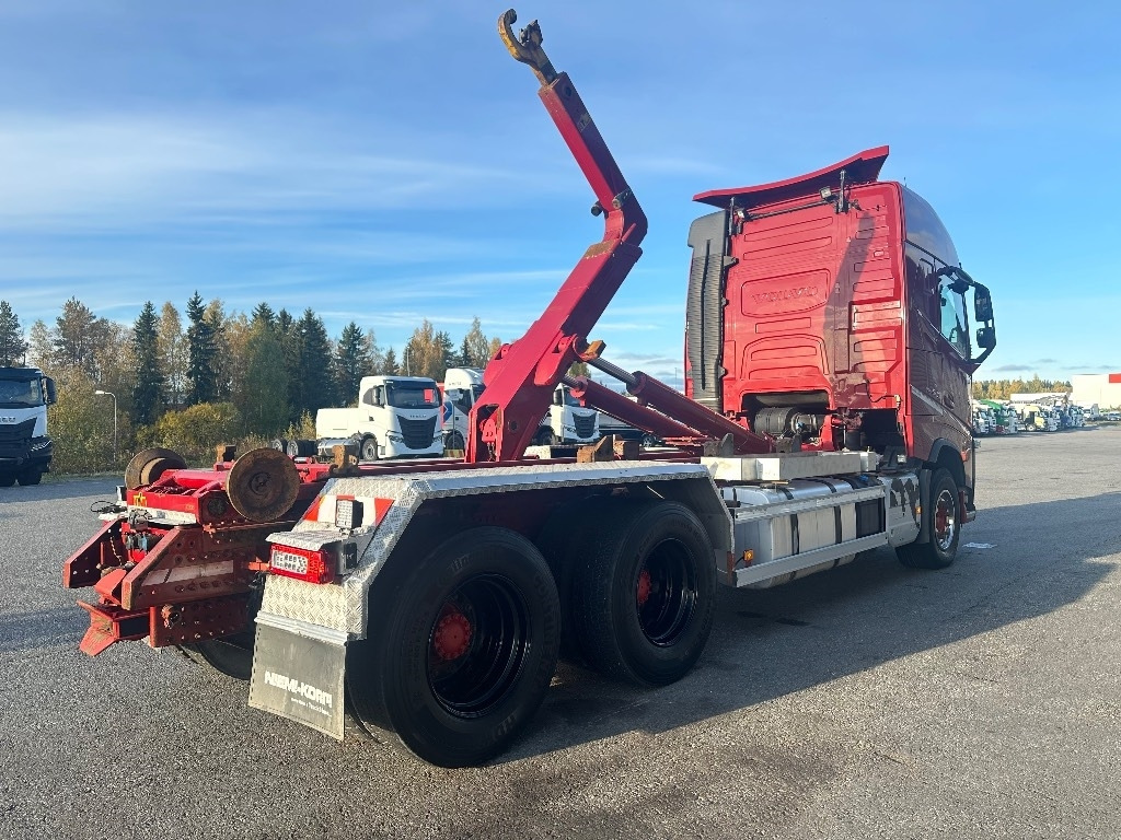 Volvo FH13 540 6x4 - شاحنة ذات الخطاف: صور 4 Volvo FH13 540 6x4 - شاحنة ذات الخطاف: صور 4