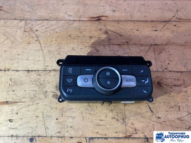 DAF Clima control panel – DAF 2136829 - النظام الكهربائي - شاحنة: صور 1 DAF Clima control panel – DAF 2136829 - النظام الكهربائي - شاحنة: صور 1