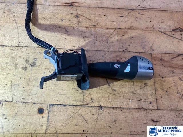 DAF Steering column switch – DAF 2011540 - النظام الكهربائي - شاحنة: صور 1 DAF Steering column switch – DAF 2011540 - النظام الكهربائي - شاحنة: صور 1