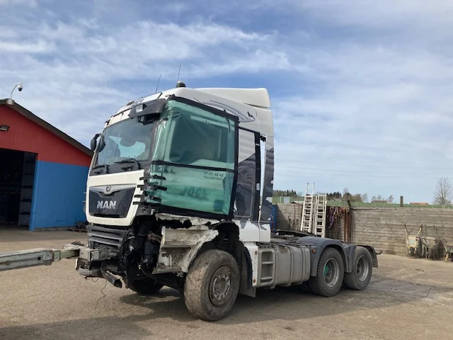 MAN TGX 28.500 - شاحنة جرار: صور 4 MAN TGX 28.500 - شاحنة جرار: صور 4