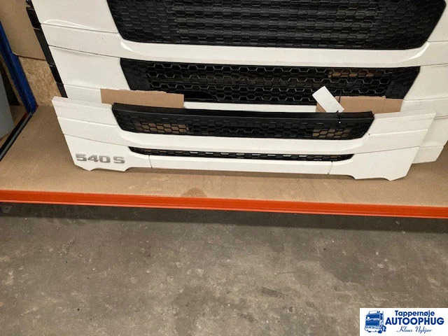 Scania S nederste front grille panel - هيكل السيارة الخارجية - شاحنة: صور 1 Scania S nederste front grille panel - هيكل السيارة الخارجية - شاحنة: صور 1