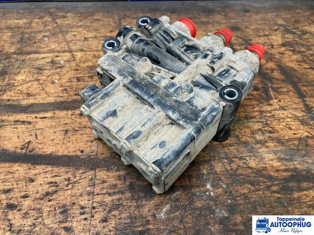 Scania Valve block – Scania 1889795 - النظام الكهربائي - شاحنة: صور 3 Scania Valve block – Scania 1889795 - النظام الكهربائي - شاحنة: صور 3