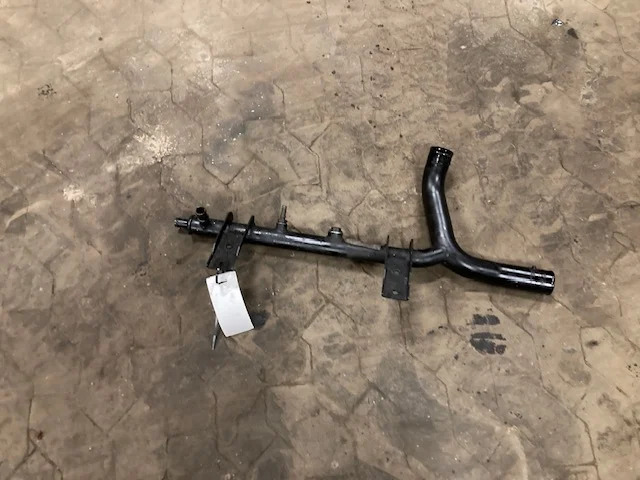 Scania cooling pipe – Scania 2896333 - المحرك و قطع الغيار - شاحنة: صور 1 Scania cooling pipe – Scania 2896333 - المحرك و قطع الغيار - شاحنة: صور 1