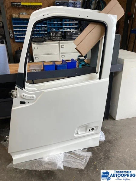 Volvo FH4 dør / door P/N: 82183078 - هيكل السيارة الخارجية - شاحنة: صور 3 Volvo FH4 dør / door P/N: 82183078 - هيكل السيارة الخارجية - شاحنة: صور 3