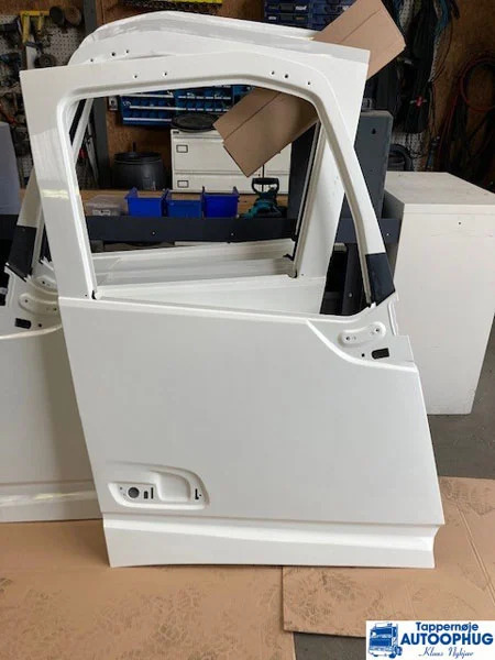 Volvo FH4 dør / door P/N: 82183078 - هيكل السيارة الخارجية - شاحنة: صور 2 Volvo FH4 dør / door P/N: 82183078 - هيكل السيارة الخارجية - شاحنة: صور 2