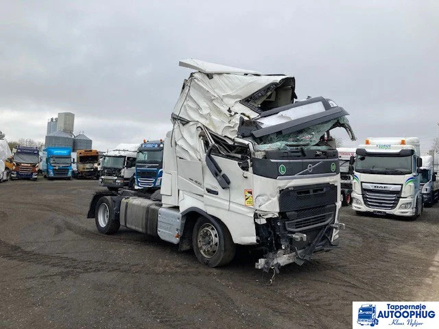 Volvo FH460 4X2 Skadet - شاحنة جرار: صور 2 Volvo FH460 4X2 Skadet - شاحنة جرار: صور 2