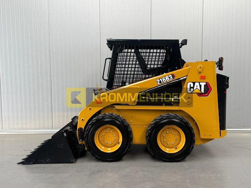 Caterpillar 216 B3 - شيول صغير: صور 1 Caterpillar 216 B3 - شيول صغير: صور 1