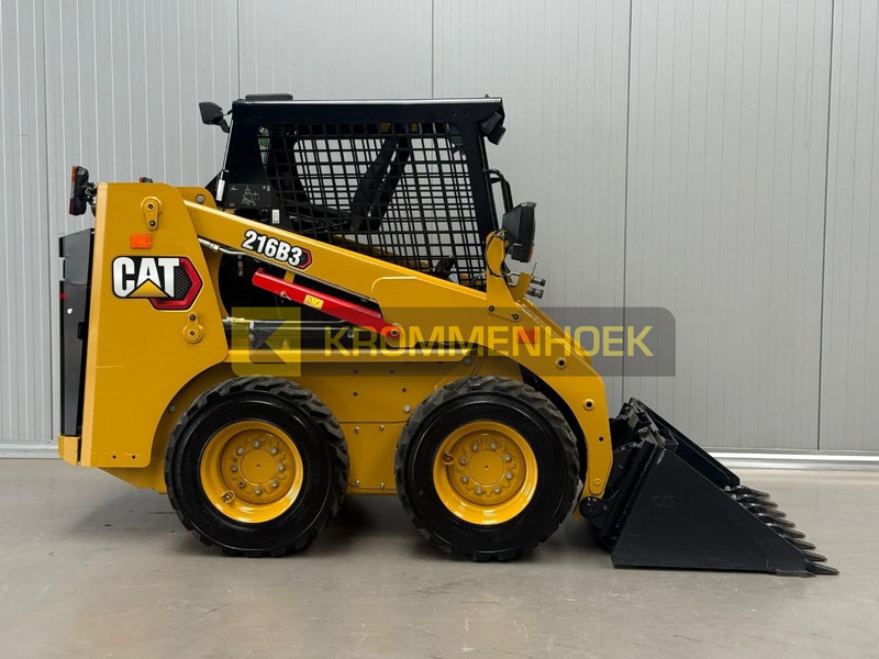 Caterpillar 216 B3 - شيول صغير: صور 5 Caterpillar 216 B3 - شيول صغير: صور 5