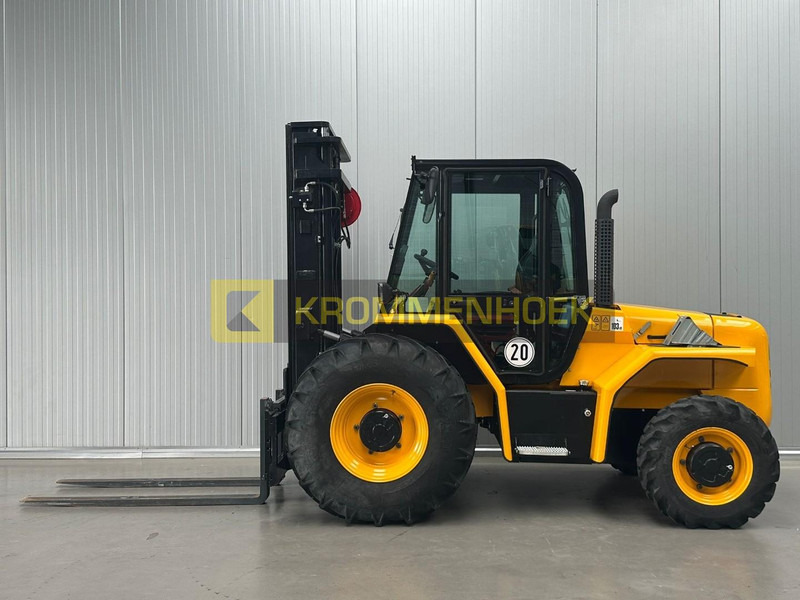 JCB 940 - شاحنات الطرق الوعرة: صور 1 JCB 940 - شاحنات الطرق الوعرة: صور 1