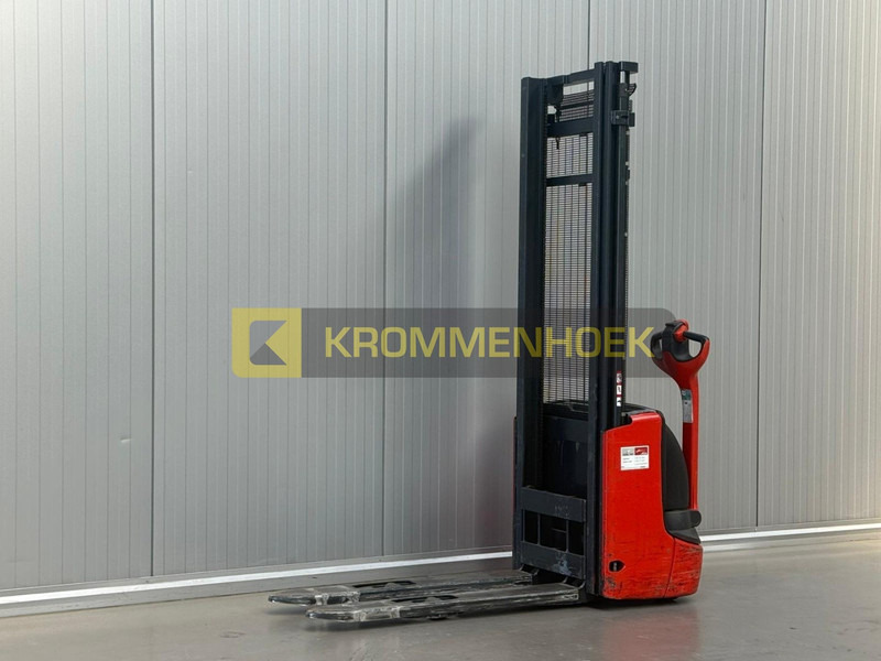Linde L 10 - معدات تكديس: صور 1 Linde L 10 - معدات تكديس: صور 1