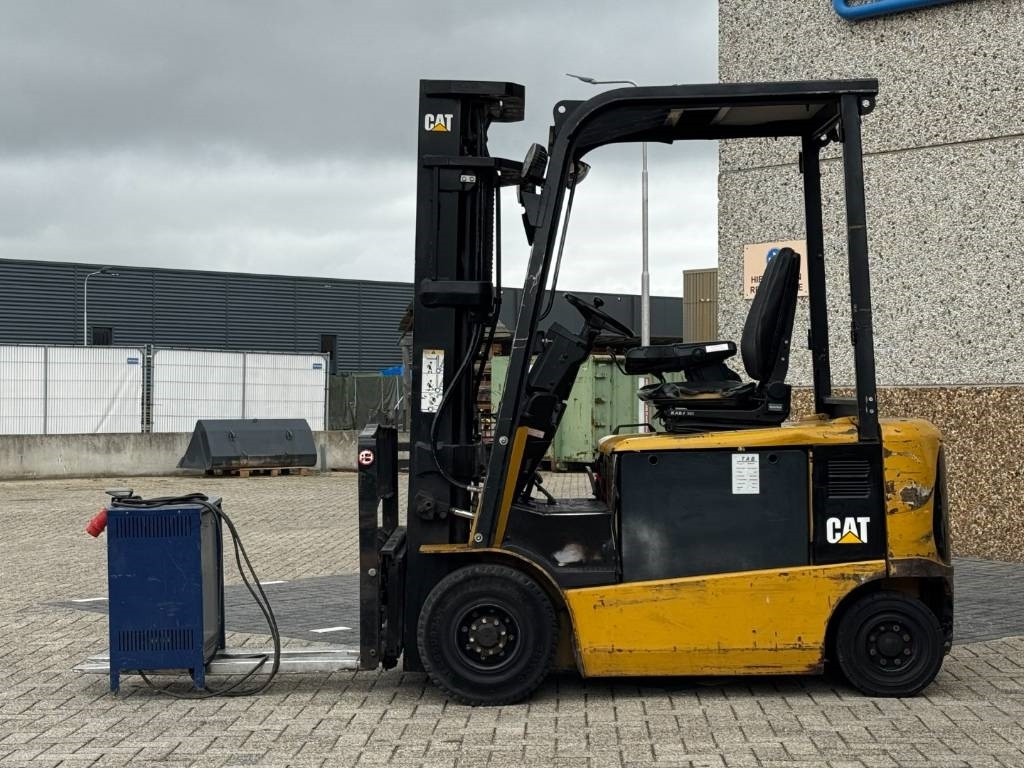 CAT EP25K, forklift, 2009!! - رافعة شوكية كهربائية: صور 2 CAT EP25K, forklift, 2009!! - رافعة شوكية كهربائية: صور 2