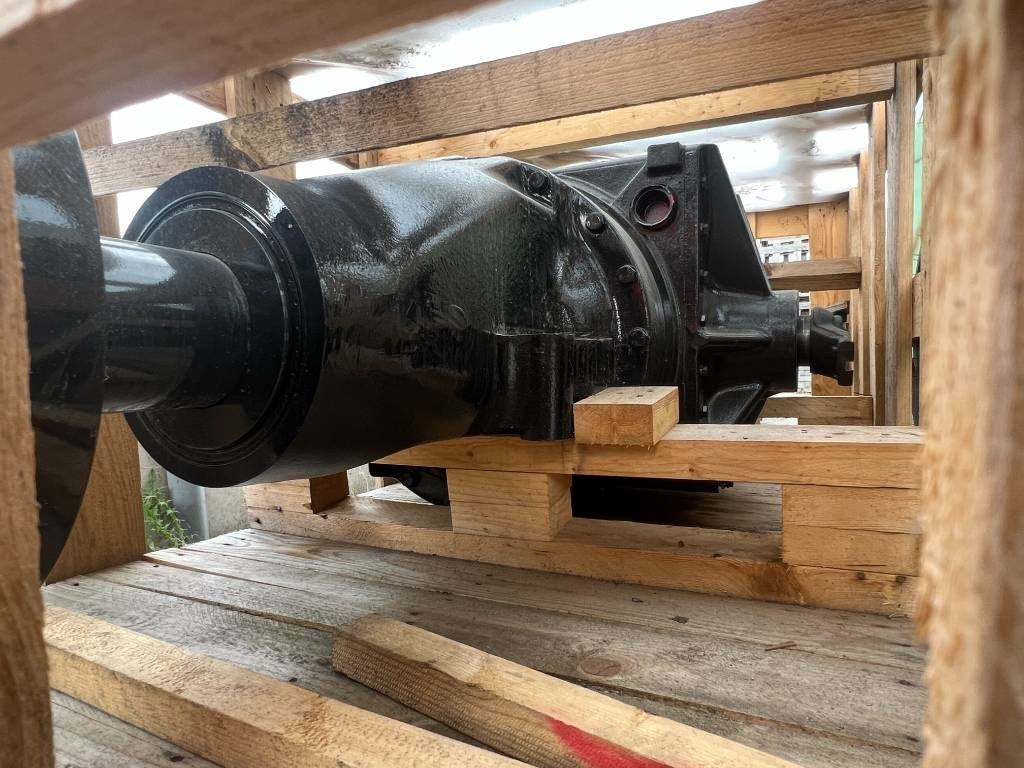 New Holland Front Axle New Holland T9 / Case Steiger - CNH - - الإطار / الشاسيه - الآلات والماكينات الزراعية: صور 4 New Holland Front Axle New Holland T9 / Case Steiger - CNH - - الإطار / الشاسيه - الآلات والماكينات الزراعية: صور 4