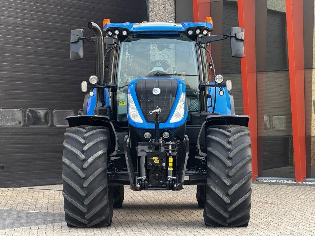 New Holland T7.270 Auto Command, frontlinkage + PTO,1091 hr - جرار: صور 5 New Holland T7.270 Auto Command, frontlinkage + PTO,1091 hr - جرار: صور 5