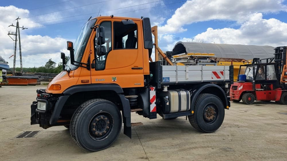 MERCEDES-BENZ Unimog U400 - جرارات البلدية: صور 4 MERCEDES-BENZ Unimog U400 - جرارات البلدية: صور 4