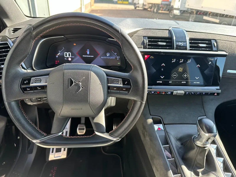 DS Ds 7 Crossback DS PERFORMANCE LINE, 71DKM, ALCANTARA, VIRTUAL COCKPIT, LMV - سيارة دفع رباعي: صور 5 DS Ds 7 Crossback DS PERFORMANCE LINE, 71DKM, ALCANTARA, VIRTUAL COCKPIT, LMV - سيارة دفع رباعي: صور 5