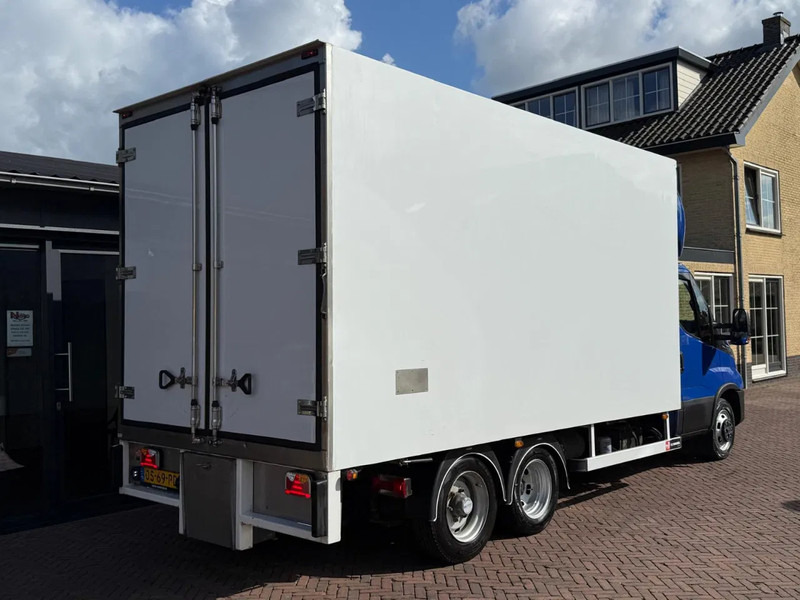 Iveco Daily 40C18 3.0 180PK Aut. Clixtar Be trekker Koeler 2655 KG Laadvm. 3 Zits CVO - شاحنة جرار: صور 3 Iveco Daily 40C18 3.0 180PK Aut. Clixtar Be trekker Koeler 2655 KG Laadvm. 3 Zits CVO - شاحنة جرار: صور 3