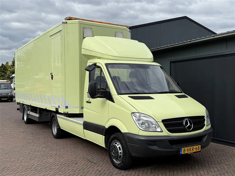 Mercedes-Benz Sprinter 519 BE Trekker 3250 KG laadvermogen Dhollandia Laadklep - شاحنة جرار: صور 1 Mercedes-Benz Sprinter 519 BE Trekker 3250 KG laadvermogen Dhollandia Laadklep - شاحنة جرار: صور 1