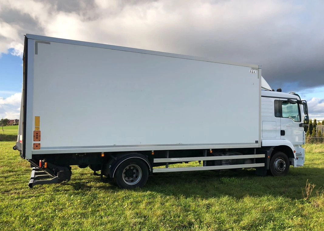 MAN 15.290 Winda Bok otwierany 18 Palet - متساوي شاحنة: صور 3 MAN 15.290 Winda Bok otwierany 18 Palet - متساوي شاحنة: صور 3