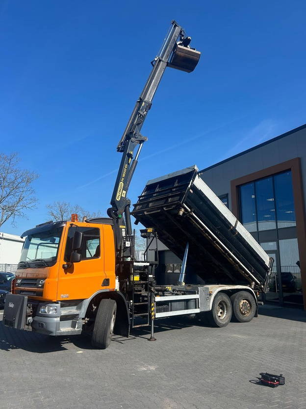 DAF CF 75 CF75 with Palfinger PK18002 Crane 3side Tipper - قلابات, شاحنة كرين: صور 1 DAF CF 75 CF75 with Palfinger PK18002 Crane 3side Tipper - قلابات, شاحنة كرين: صور 1