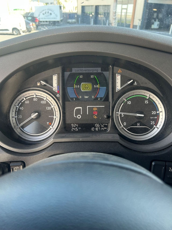 DAF XF 460 XF460 Super Space Cab - شاحنة جرار: صور 3 DAF XF 460 XF460 Super Space Cab - شاحنة جرار: صور 3