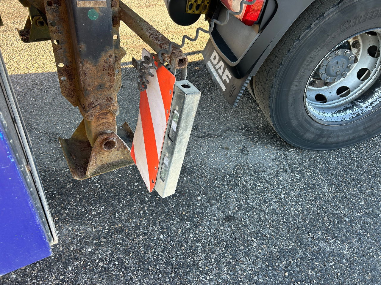 Vogelzang Open trailer met Kennis 16.000 Kraan - نصف مقطورة مسطحة: صور 5 Vogelzang Open trailer met Kennis 16.000 Kraan - نصف مقطورة مسطحة: صور 5