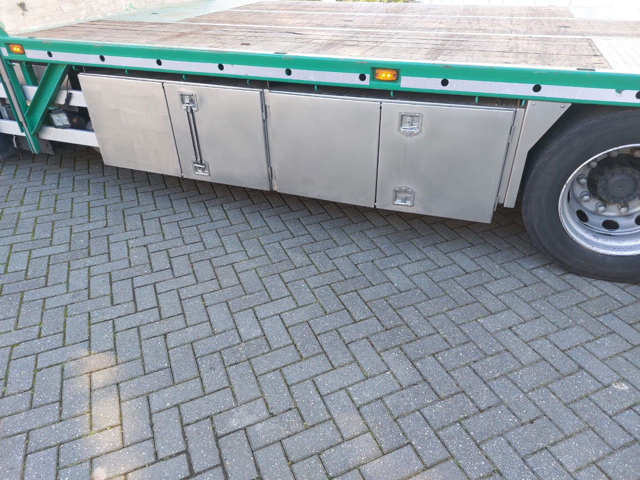Volvo FH 500 6x2 Full Options 1e Owner Truck - شاحنات مسطحة: صور 4 Volvo FH 500 6x2 Full Options 1e Owner Truck - شاحنات مسطحة: صور 4