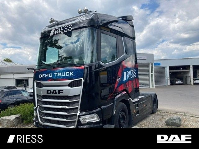 DAF XG 530 FT Vollluft Leder Kamera SpurH - شاحنة جرار: صور 1 DAF XG 530 FT Vollluft Leder Kamera SpurH - شاحنة جرار: صور 1