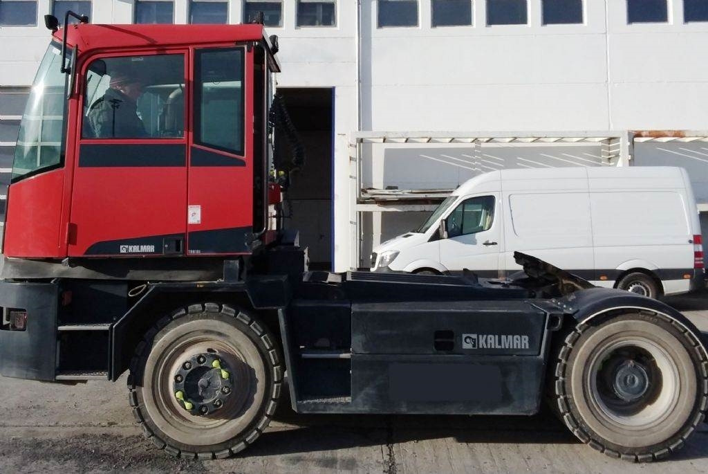 Kalmar TR618 - جرارات صالات المطارات: صور 1 Kalmar TR618 - جرارات صالات المطارات: صور 1