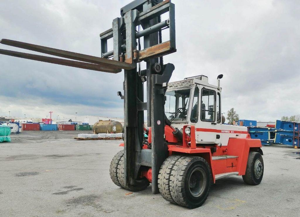 Svetruck 13,6-120-32 - رافعة شوكية ديزل: صور 1 Svetruck 13,6-120-32 - رافعة شوكية ديزل: صور 1