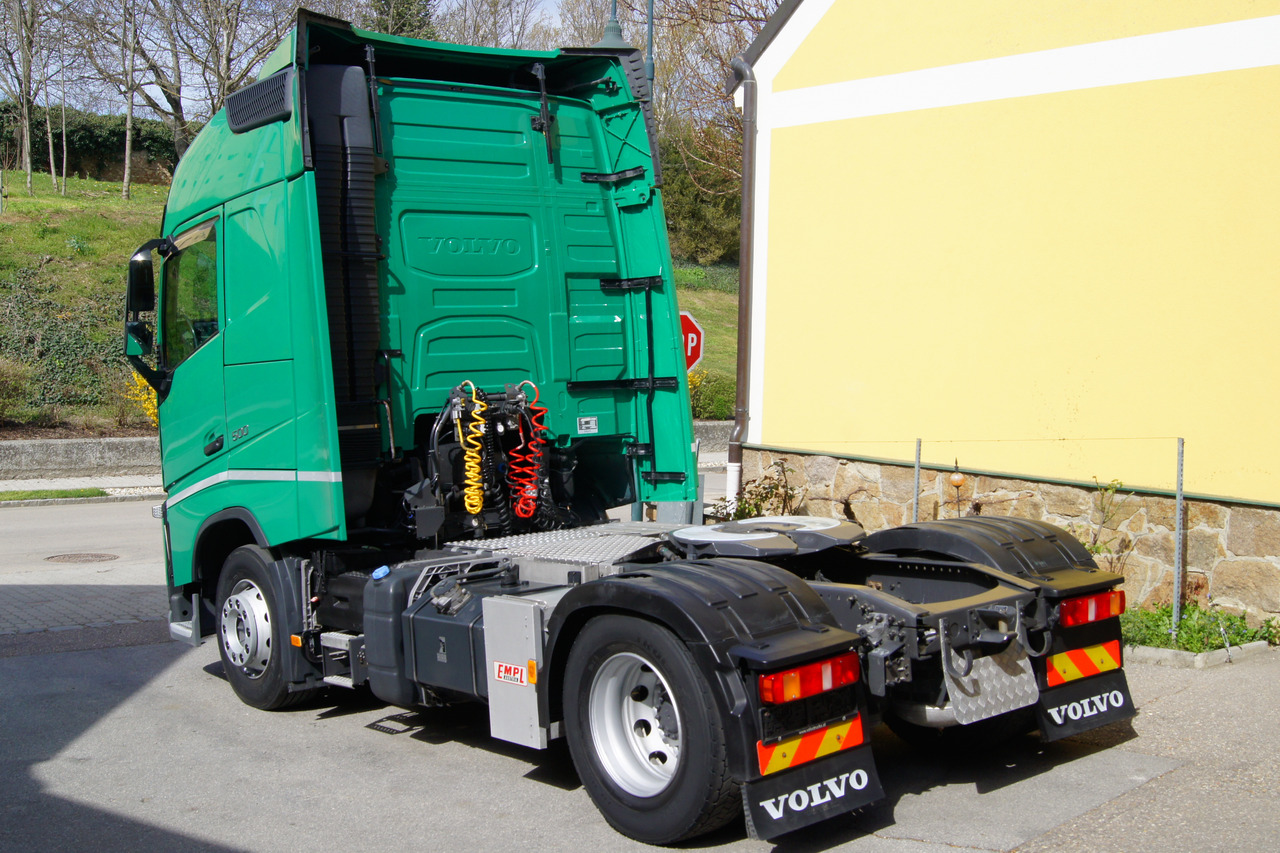 Volvo FH 500/Hydraulik/Retarder/Spoiler/422tkm/TÜV/E6 - شاحنة جرار: صور 3 Volvo FH 500/Hydraulik/Retarder/Spoiler/422tkm/TÜV/E6 - شاحنة جرار: صور 3