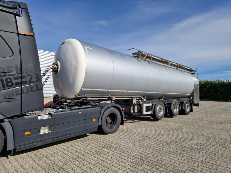 G.magyar 36000 liter geïsoleerde intra / melk tankoplegger met VSE Besturing en pomp - نصف مقطورة صهريج: صور 1 G.magyar 36000 liter geïsoleerde intra / melk tankoplegger met VSE Besturing en pomp - نصف مقطورة صهريج: صور 1