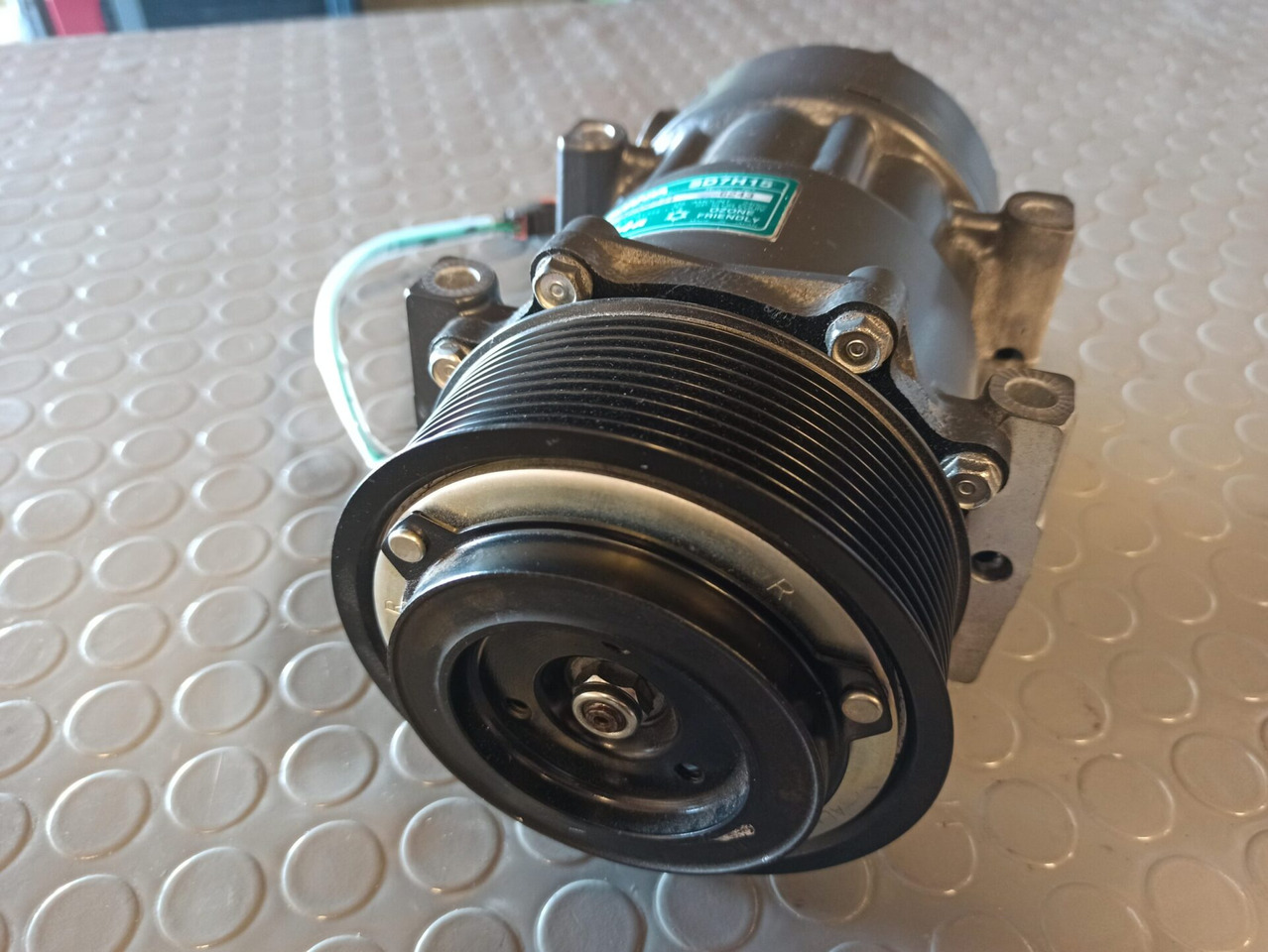 SCANIA A/C COMPRESSOR - 2564093 - كمبروسر مكيف - شاحنة: صور 1 SCANIA A/C COMPRESSOR - 2564093 - كمبروسر مكيف - شاحنة: صور 1