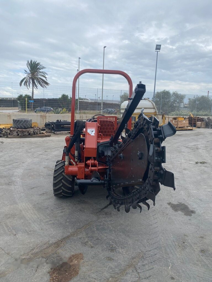 خندق‌کن Ditch-Witch RT45: صور 6