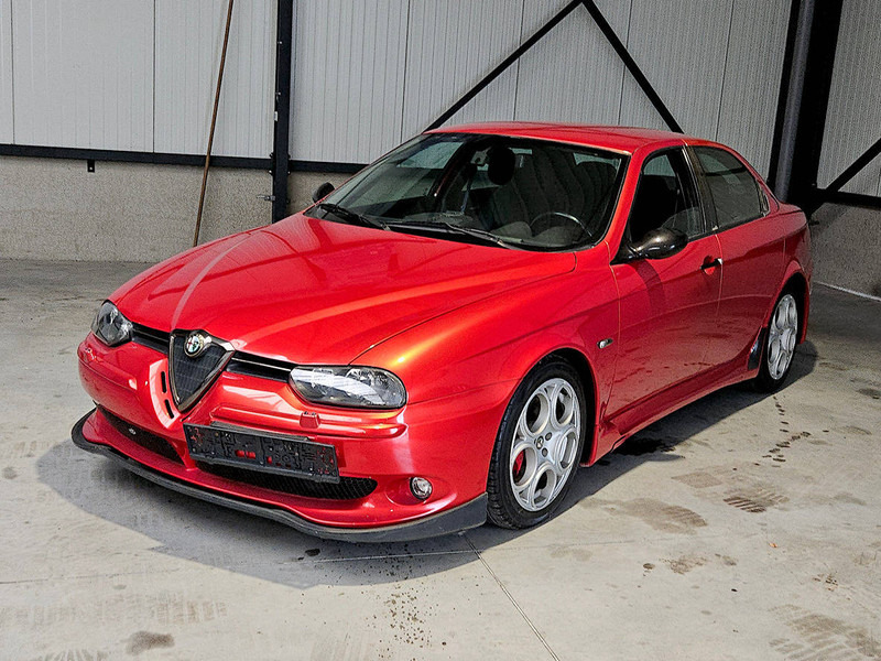 Alfa Romeo 156 GTA - سيدان: صور 1 Alfa Romeo 156 GTA - سيدان: صور 1