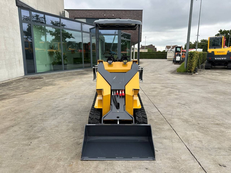 BISON BT360 - اللودر المجنزر: صور 2 BISON BT360 - اللودر المجنزر: صور 2