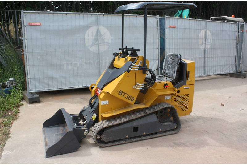 BISON BT360 - اللودر المجنزر: صور 1 BISON BT360 - اللودر المجنزر: صور 1