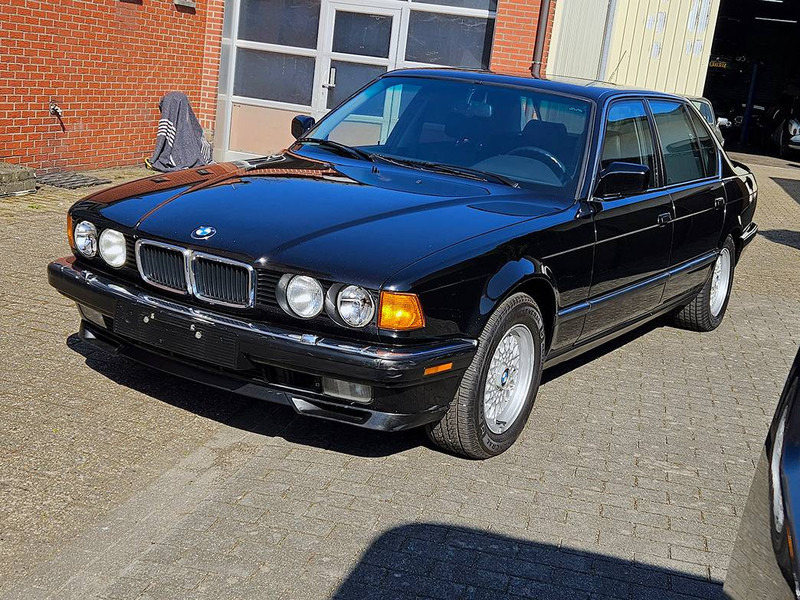 BMW 750IL - سيارة: صور 1 BMW 750IL - سيارة: صور 1