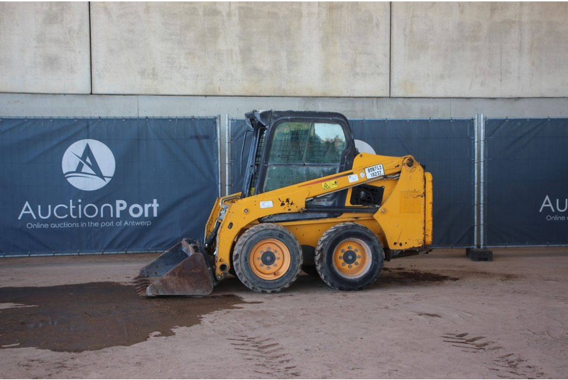 Bobcat S450 - اللودر بعجل: صور 1 Bobcat S450 - اللودر بعجل: صور 1