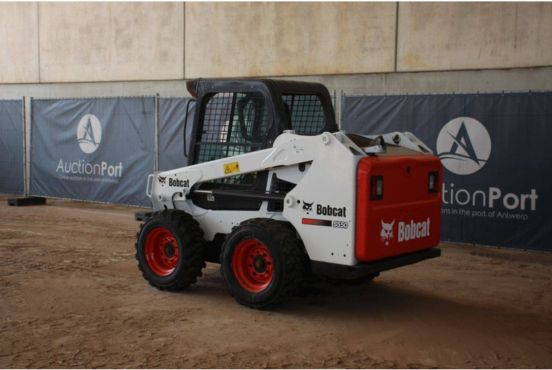 Bobcat S550 - اللودر بعجل: صور 3 Bobcat S550 - اللودر بعجل: صور 3