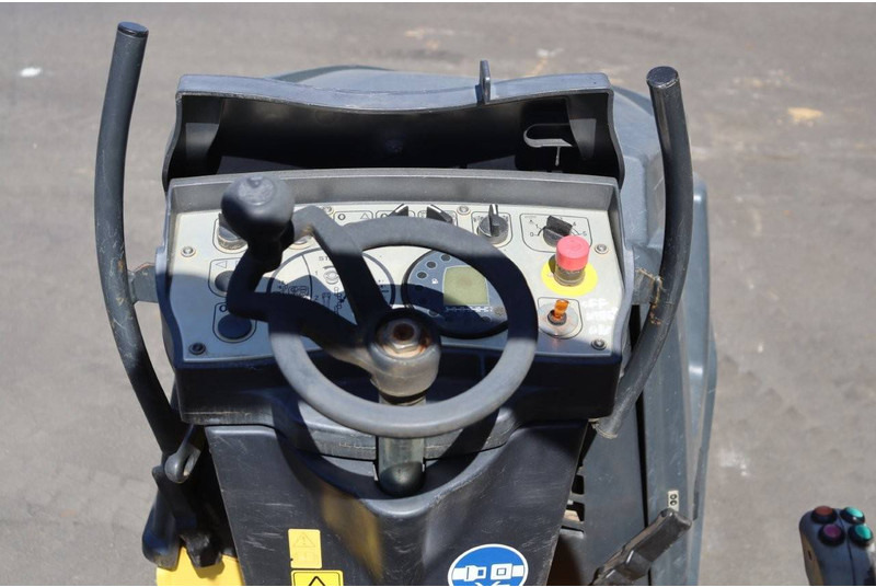 مدحلة Bomag BW 80 AD-5: صور 19