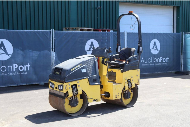 مدحلة Bomag BW 80 AD-5: صور 9