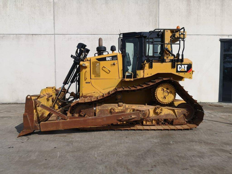 Caterpillar D6T LGP - بلدوزر: صور 1 Caterpillar D6T LGP - بلدوزر: صور 1