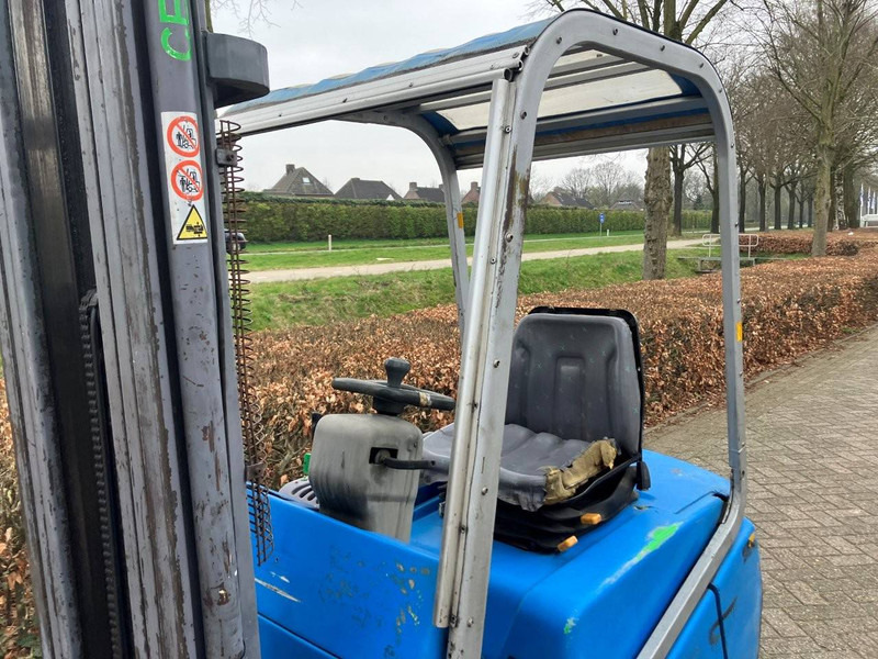 رافعة شوكية كهربائية Cesab Blitz 315: صور 10 رافعة شوكية كهربائية Cesab Blitz 315: صور 10