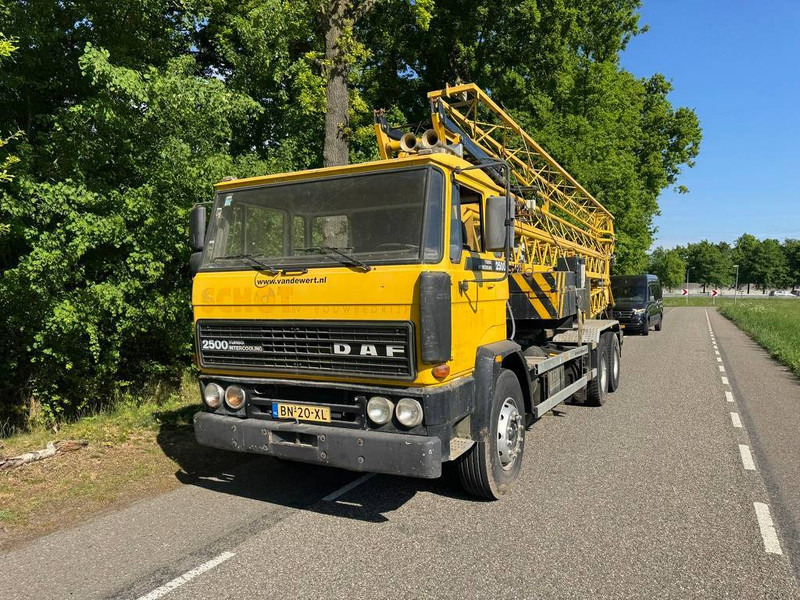 DAF 2500 - شاحنة كرين: صور 3 DAF 2500 - شاحنة كرين: صور 3