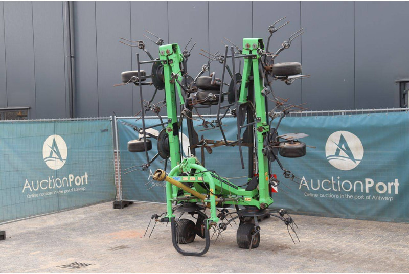 Deutz Fahr CondiMaster 9021 - لمّامَة القش: صور 3 Deutz Fahr CondiMaster 9021 - لمّامَة القش: صور 3