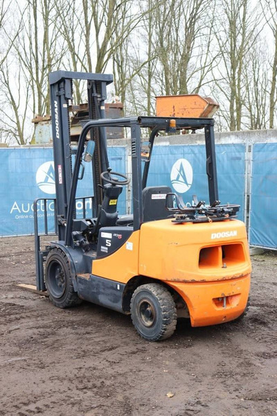 Doosan G35C - رافعة شوكية ديزل: صور 4 Doosan G35C - رافعة شوكية ديزل: صور 4