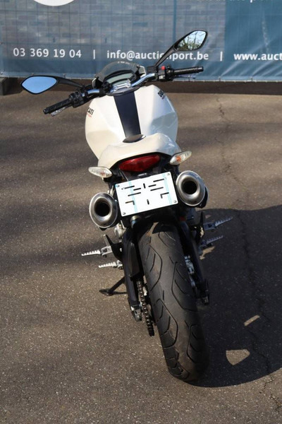 Ducati MONSTER 696 - دراجة بخارية: صور 5 Ducati MONSTER 696 - دراجة بخارية: صور 5