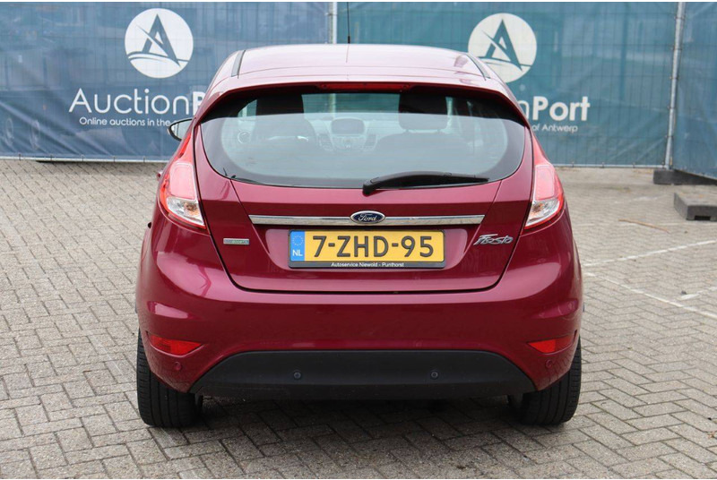 Ford Fiesta - سيدان: صور 5 Ford Fiesta - سيدان: صور 5