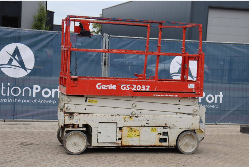 Genie GS-2032 - رافعات مقصية: صور 1 Genie GS-2032 - رافعات مقصية: صور 1