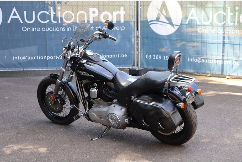 Harley-Davidson Dyna Street Bob - دراجة بخارية: صور 3 Harley-Davidson Dyna Street Bob - دراجة بخارية: صور 3